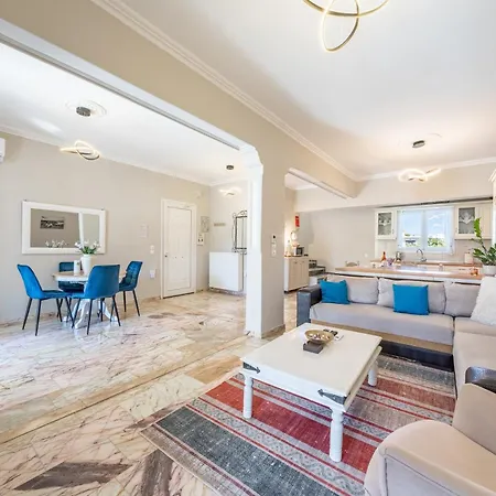 Luxury Family In Holiday home