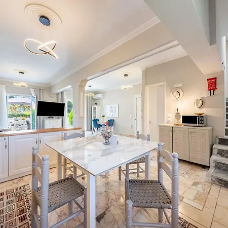 Holiday home Luxury Family In Kassiopi
